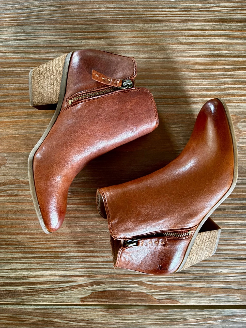 NWB Frye Judith Zip Leather Booties
